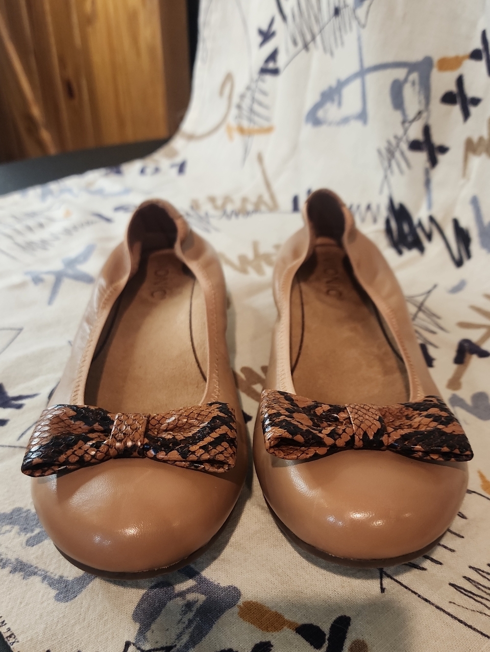 Vionic Spark Zelda Tan Ballet Flats with Snake-Print Bow